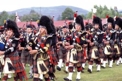 Schotse Bagpipe Band bij Braemar